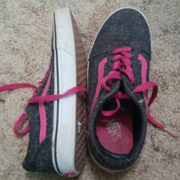 Vans - Picture 2 of 2